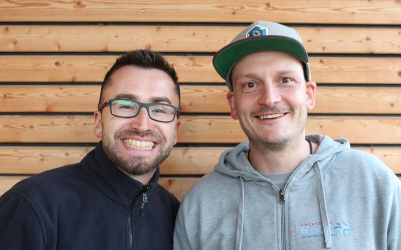 Florian Friedricht mit seinem Mitarbeiter